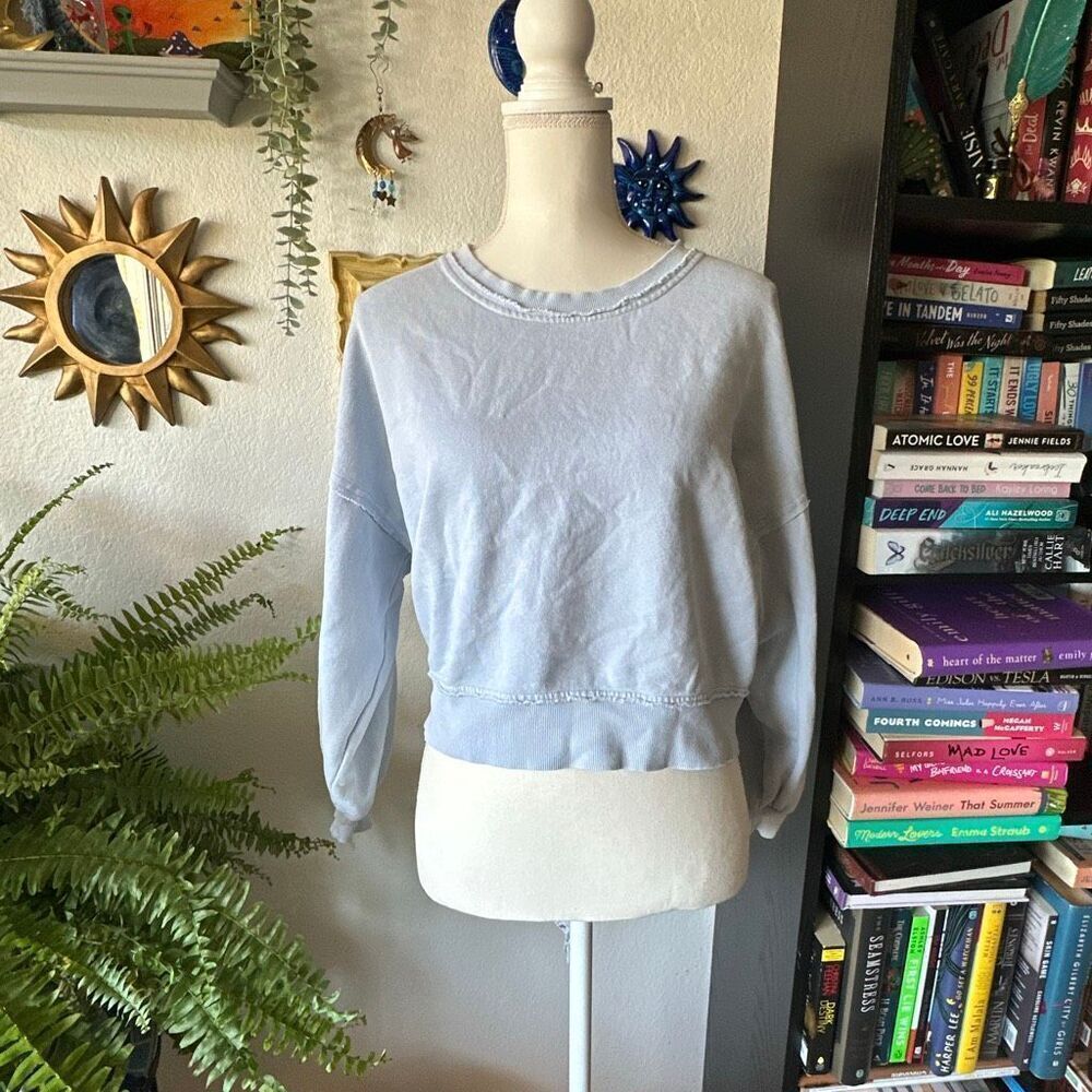 Vintage Havana Size Small Light Blue pullover sweater Tie ON back